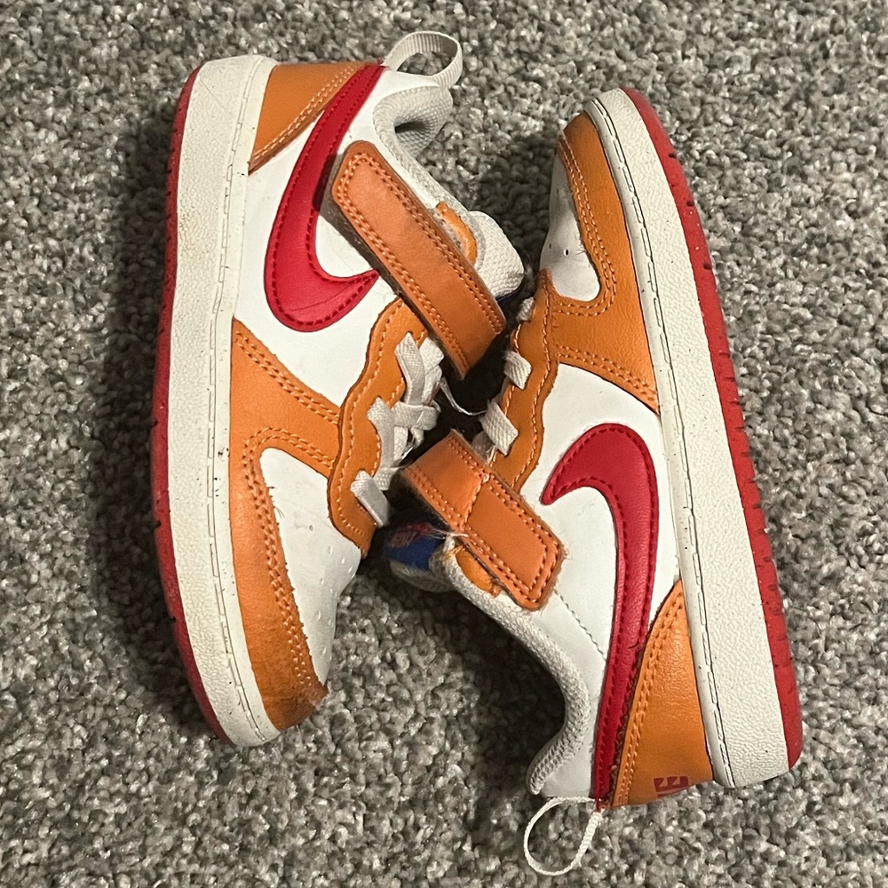 Nike Easy-on Sneakers w/ Velcro strap